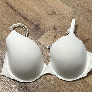 Victoria's Secret Cream Bra